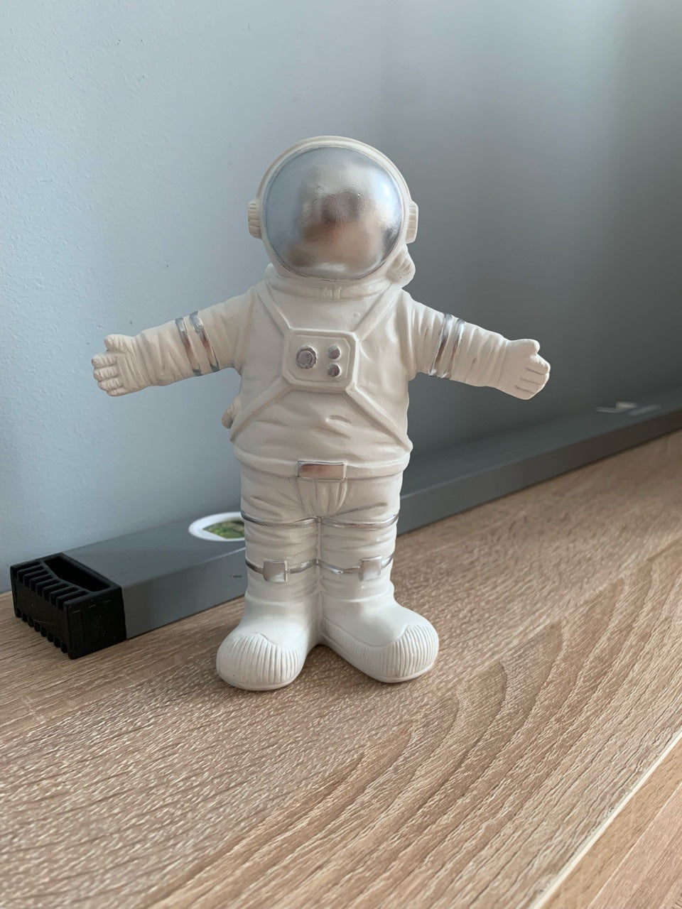 "Galactic Guardian" Astronaut Decor – Space-Themed Home Accent - Nova glow